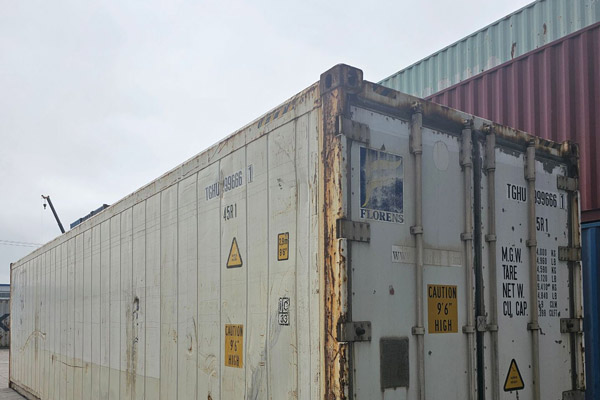 China container Policy in the International Perspective: the Balance between cooperation and competition