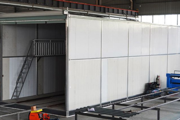 How the Smart Container Internet of Things Technology Changes Cargo Tracking and Management